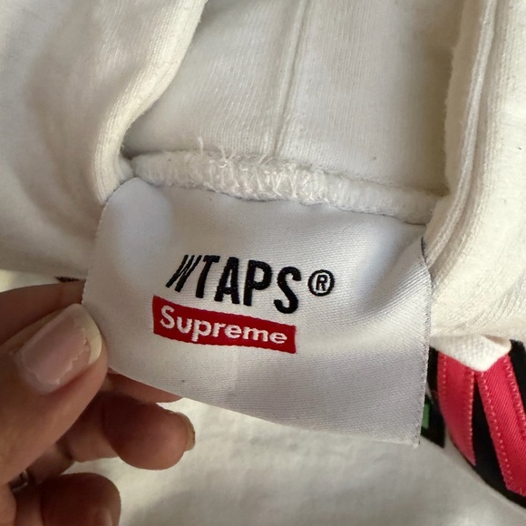 Supreme
x WTAPS Sic'Em drawstring hoodie - Picture 7 of 8